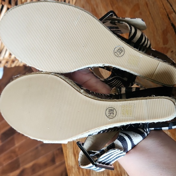 CL by Laundry Taylor Zebra Slide wedge heel Patten Leather Sz 7.5 - Picture 7 of 15